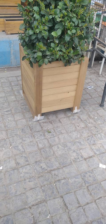 گلدان ترموود چرخ دار