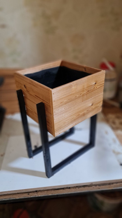 کمترین قیمت فلاور باکس ترموود پایه دار